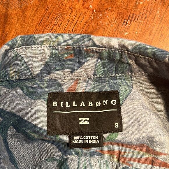 Billabong button down shirt S (5000D) - Picture 4 of 4